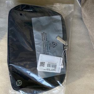 New With Tags Lululemon Everywhere Belt Bag Large Black